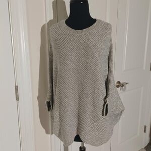 ROMEO & JULIET COUTURE Grey Ribbed Batwing Pullover Sweater
